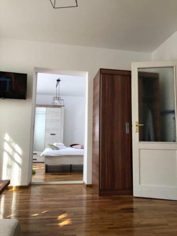 Casa Alise-Luise Appartement Braşov Buitenkant foto